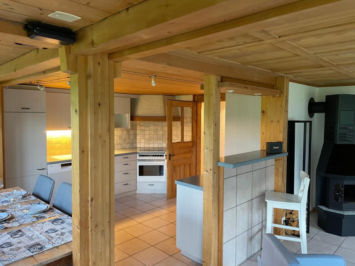 Edelweiss 4 Zi Ferienwohnung In Landhaus Frutigen Esterno foto
