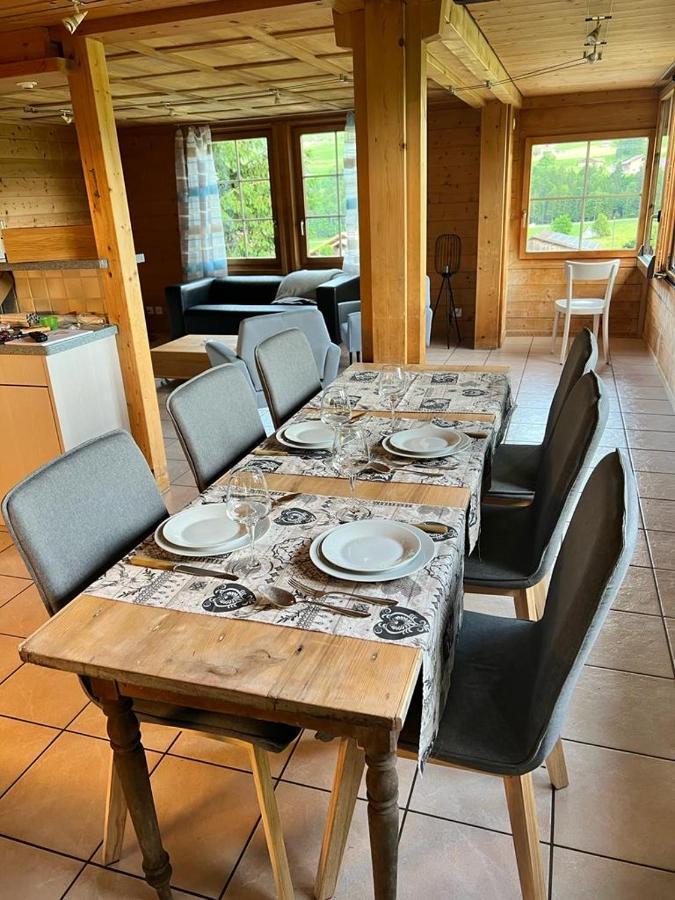 Edelweiss 4 Zi Ferienwohnung In Landhaus Frutigen Esterno foto