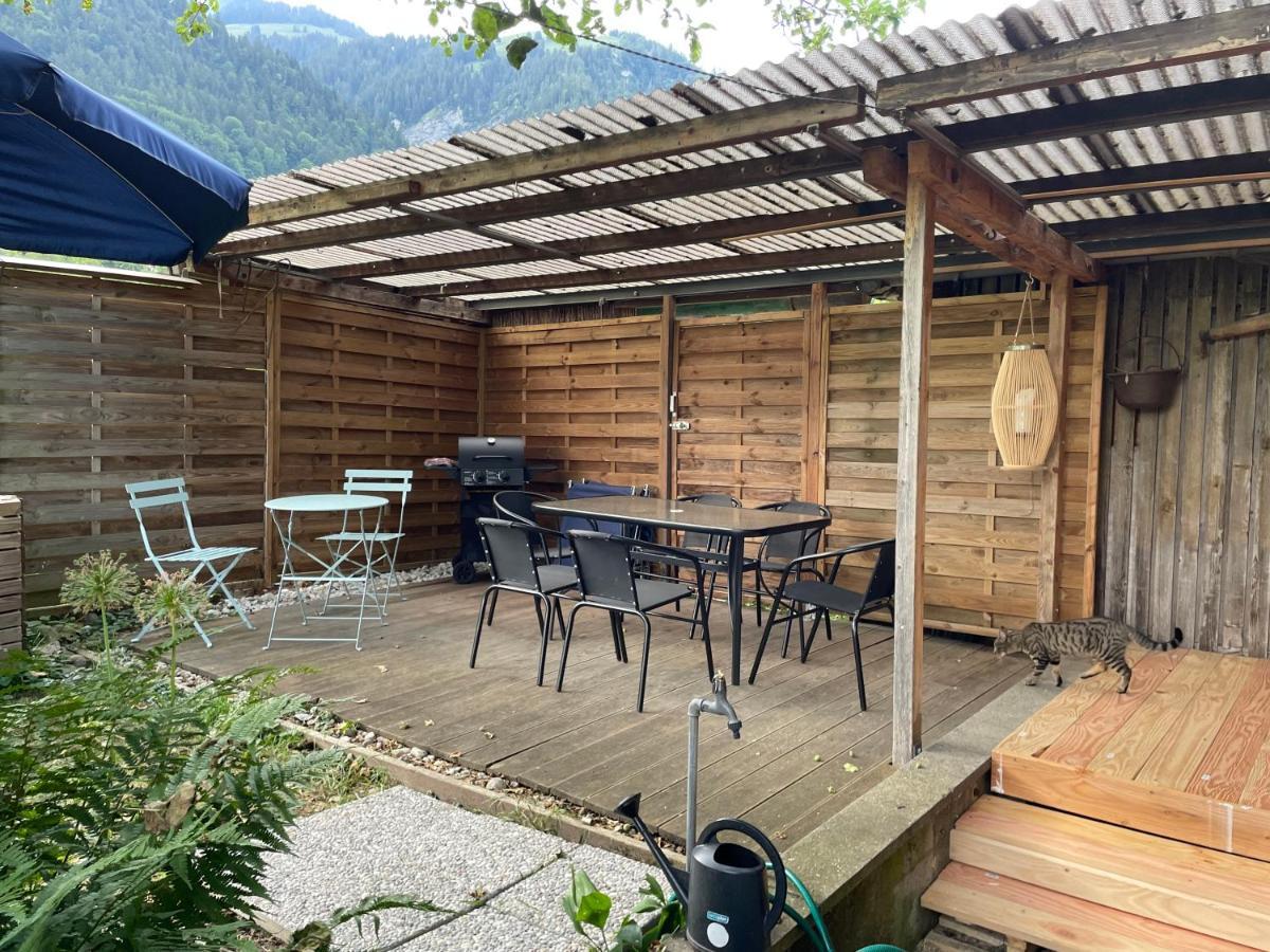 Edelweiss 4 Zi Ferienwohnung In Landhaus Frutigen Esterno foto