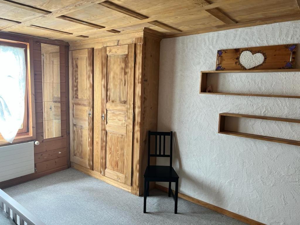 Edelweiss 4 Zi Ferienwohnung In Landhaus Frutigen Esterno foto