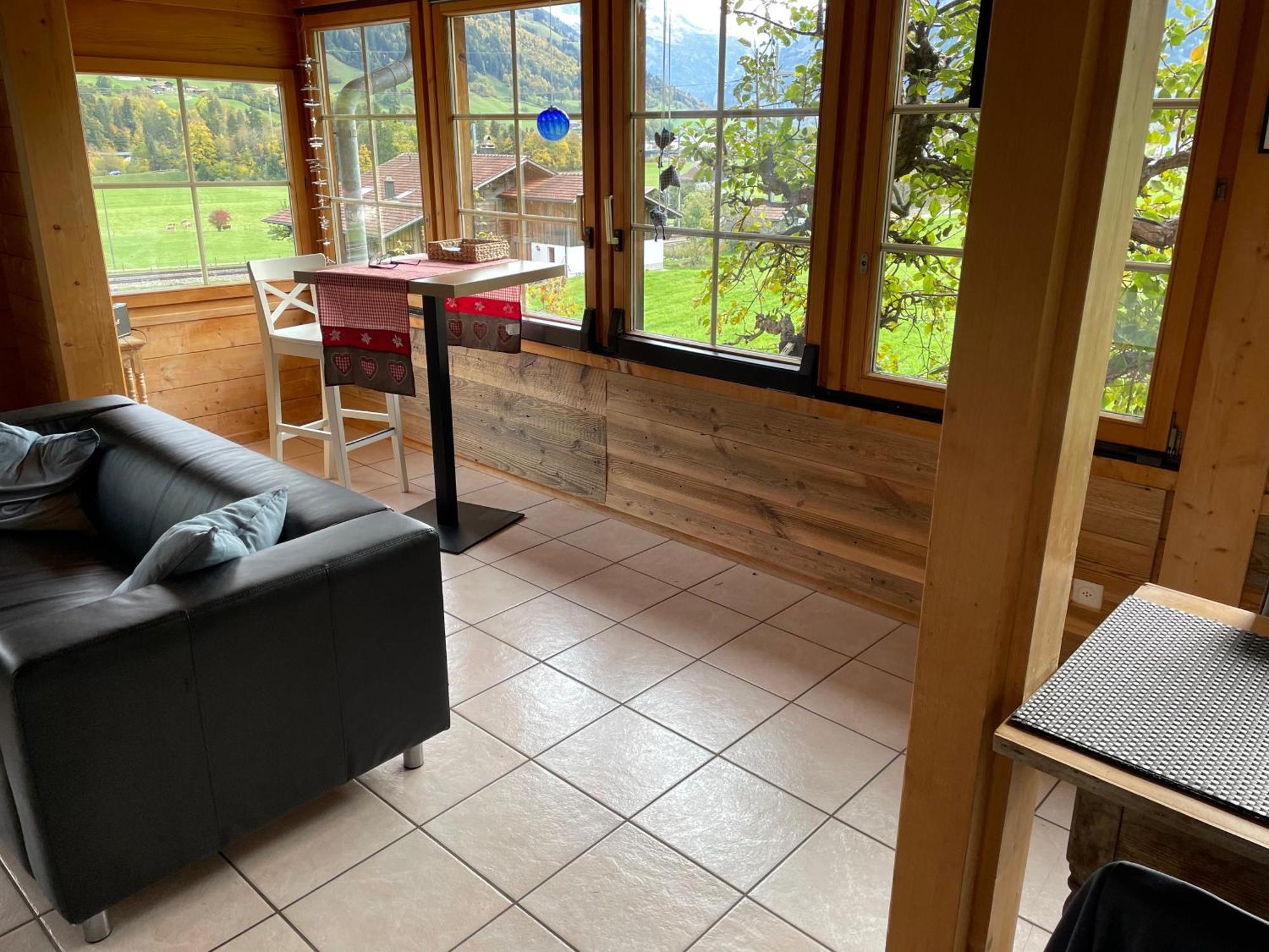 Edelweiss 4 Zi Ferienwohnung In Landhaus Frutigen Esterno foto