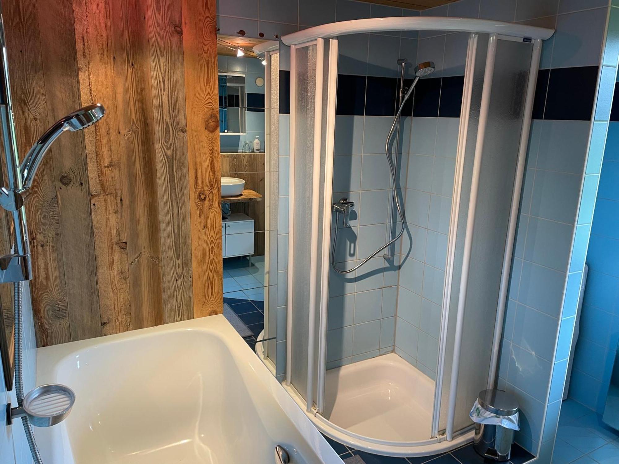 Edelweiss 4 Zi Ferienwohnung In Landhaus Frutigen Esterno foto