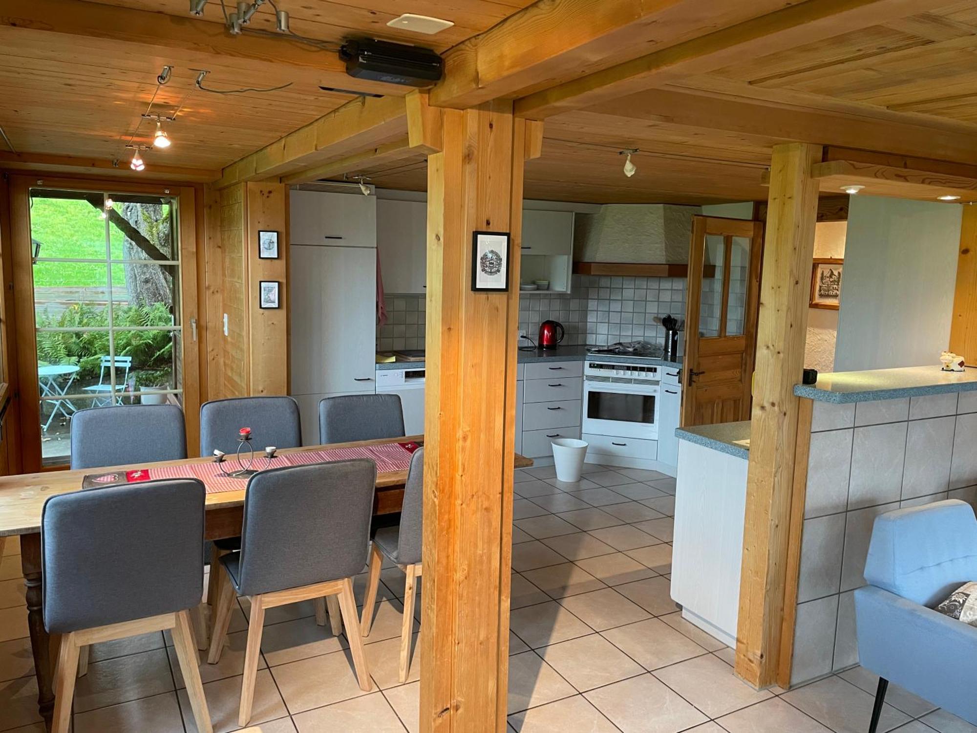 Edelweiss 4 Zi Ferienwohnung In Landhaus Frutigen Esterno foto