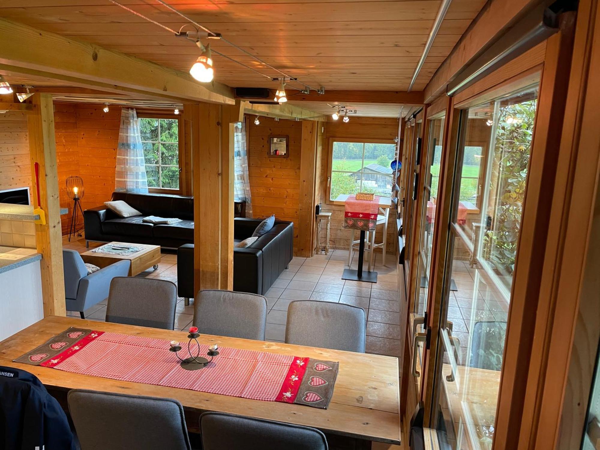 Edelweiss 4 Zi Ferienwohnung In Landhaus Frutigen Esterno foto